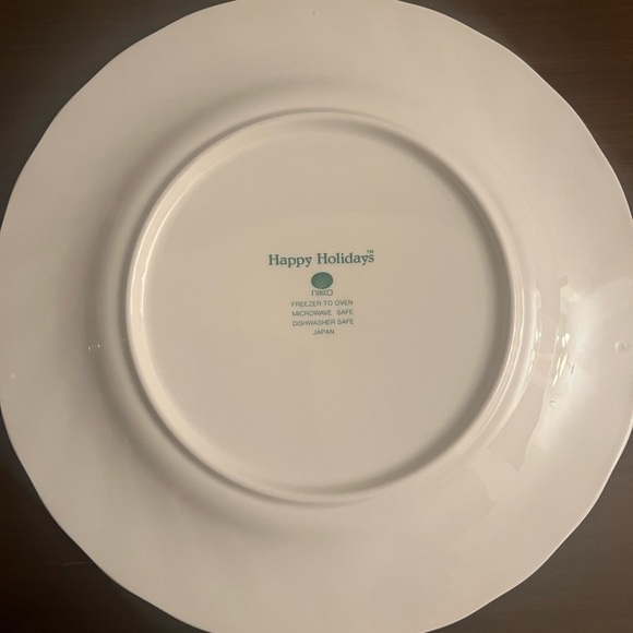 Set of Nikko Christmas Dishes - Picture 3 of 4